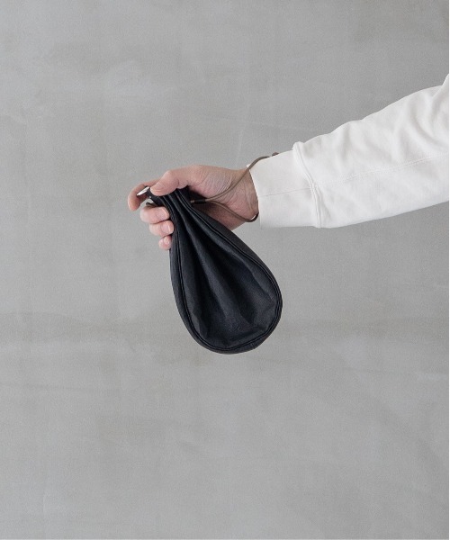 Senti(センティ)の「SENTI Dyneema Leather MEDICINE BAG M / 超軽量ダイニーマレザー メディスンバッグ M(ショルダーバッグ・メンズ・ブラック系その他/ブラック・FREE)」の17枚目の写真
