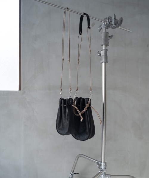 Senti(センティ)の「SENTI Dyneema Leather MEDICINE BAG M / 超軽量ダイニーマレザー メディスンバッグ M(ショルダーバッグ・メンズ・ブラック系その他/ブラック・FREE)」の20枚目の写真