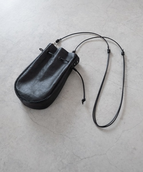 Senti(センティ)の「SENTI Dyneema Leather MEDICINE BAG M / 超軽量ダイニーマレザー メディスンバッグ M(ショルダーバッグ・メンズ・ブラック系その他/ブラック・FREE)」の22枚目の写真