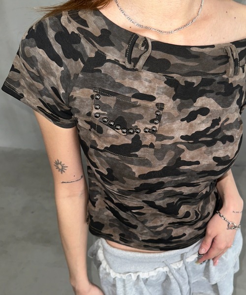 Bamm(バム)の「アウトポケットオフショルカモフラトップス(Tシャツ/カットソー・レディース・グレー/カモフラージュ・FREE)」の13枚目の写真