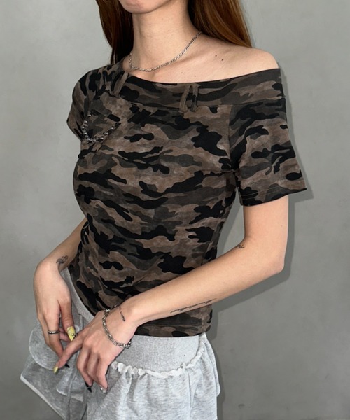 Bamm(バム)の「アウトポケットオフショルカモフラトップス(Tシャツ/カットソー・レディース・グレー/カモフラージュ・FREE)」の11枚目の写真