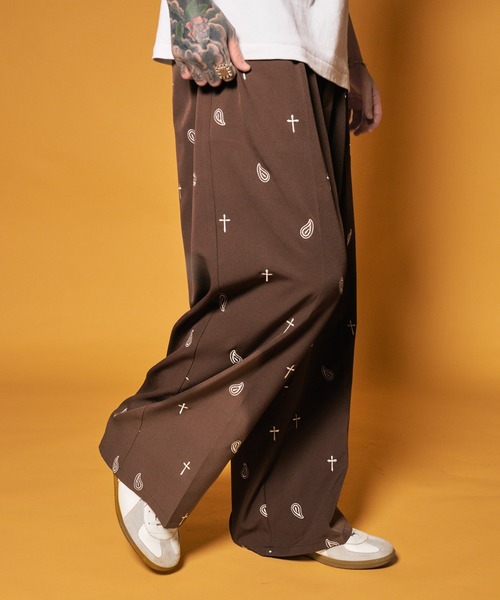 Subciety(サブサエティ)の「All-over embroidered pants(その他パンツ・メンズ・ブラック/ブラウン/ホワイト・LARGE/MEDIUM/SMALL/X-LARGE)」の3枚目の写真