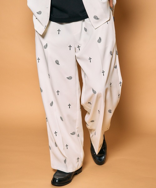 Subciety(サブサエティ)の「All-over embroidered pants(その他パンツ・メンズ・ブラック/ブラウン/ホワイト・LARGE/MEDIUM/SMALL/X-LARGE)」の2枚目の写真