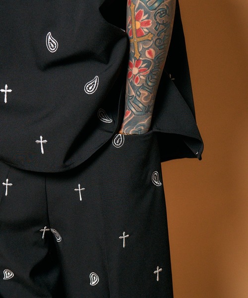 Subciety(サブサエティ)の「All-over embroidered pants(その他パンツ・メンズ・ブラック/ブラウン/ホワイト・LARGE/MEDIUM/SMALL/X-LARGE)」の4枚目の写真