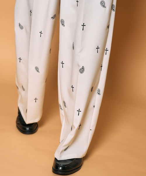 Subciety(サブサエティ)の「All-over embroidered pants(その他パンツ・メンズ・ブラック/ブラウン/ホワイト・LARGE/MEDIUM/SMALL/X-LARGE)」の18枚目の写真