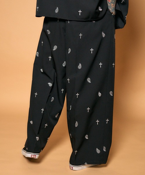 Subciety(サブサエティ)の「All-over embroidered pants(その他パンツ・メンズ・ブラック/ブラウン/ホワイト・LARGE/MEDIUM/SMALL/X-LARGE)」の21枚目の写真