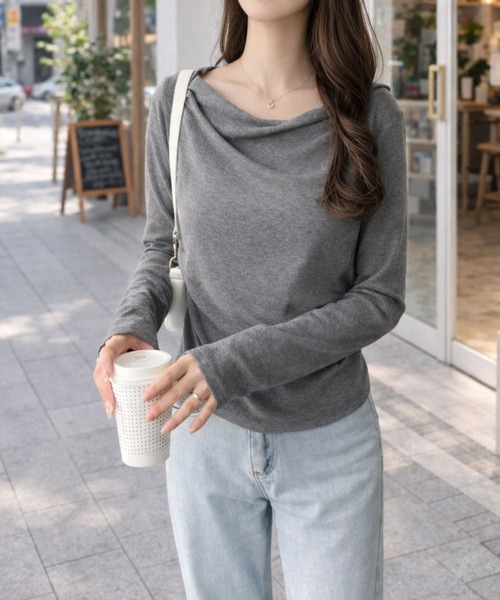 Dewlily(デューリリー)の「お好みの着方でコーデを楽しめる♪ ドレープネックマルチWAYカットソー(Tシャツ/カットソー・レディース・グレー/アイボリー/ブラック・L/M/S)」の15枚目の写真