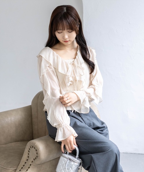 clear（クリア）の「ラメシアーフリルアンサンブル［骨格ウェーブ/シャーリング/フェミニン］（シャツ/ブラウス・レディース・ミント/オフホワイト/ライトベージュ/ブラック/ピンク・F）」の4枚目の写真