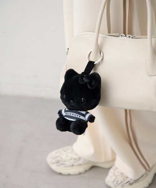 ear PAPILLONNER(イアパピヨネ)の「【HELLO KITTY(ハローキティ)×ear】コラボぬいぐるみチャーム(チャーム・レディース・ブラック・FREE)」の12枚目の写真