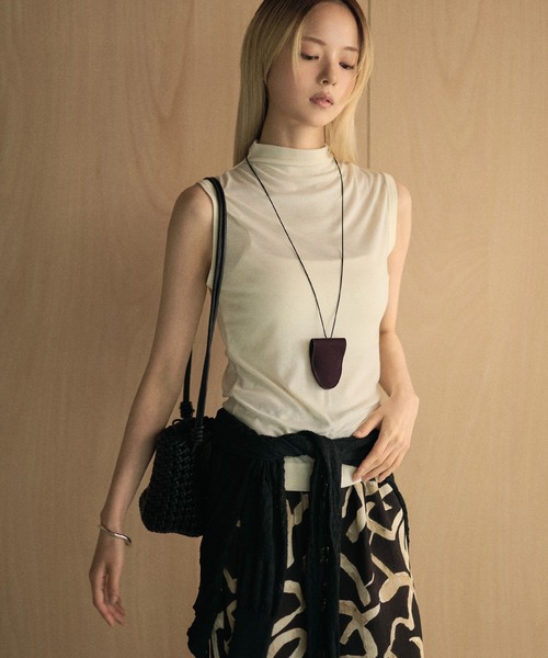 LAULEN(ローレン)の「high neck sleeveless tops /ハイネックノースリーブカットソー(Tシャツ/カットソー・レディース・ブラック/グレイッシュベージュ/ライトブルー/アイボリー・FREE)」の14枚目の写真