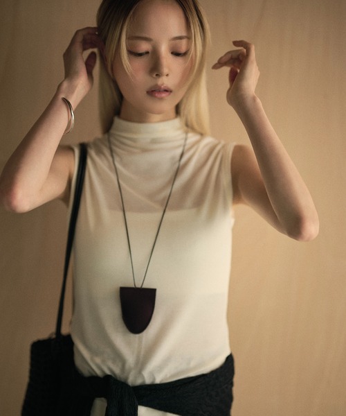LAULEN(ローレン)の「high neck sleeveless tops /ハイネックノースリーブカットソー(Tシャツ/カットソー・レディース・ブラック/グレイッシュベージュ/ライトブルー/アイボリー・FREE)」の19枚目の写真