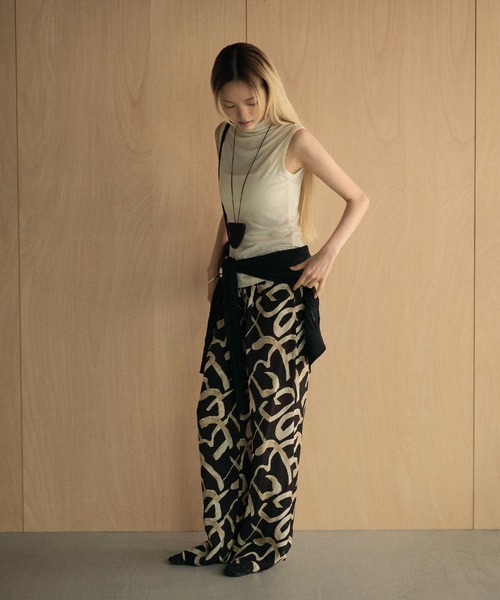 LAULEN(ローレン)の「high neck sleeveless tops /ハイネックノースリーブカットソー(Tシャツ/カットソー・レディース・ブラック/グレイッシュベージュ/ライトブルー/アイボリー・FREE)」の21枚目の写真