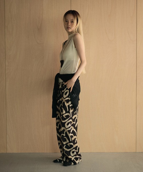 LAULEN(ローレン)の「high neck sleeveless tops /ハイネックノースリーブカットソー(Tシャツ/カットソー・レディース・ブラック/グレイッシュベージュ/ライトブルー/アイボリー・FREE)」の22枚目の写真