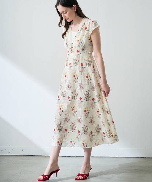 MISCH MASCH(ミッシュマッシュ)の「2026春夏新作 フラワープリントシアーレースフレアワンピース(ワンピース・レディース・ホワイト・フリ-)」の1枚目の写真