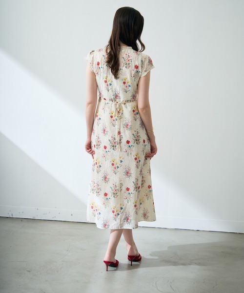 MISCH MASCH(ミッシュマッシュ)の「2026春夏新作 フラワープリントシアーレースフレアワンピース(ワンピース・レディース・ホワイト・フリ-)」の22枚目の写真