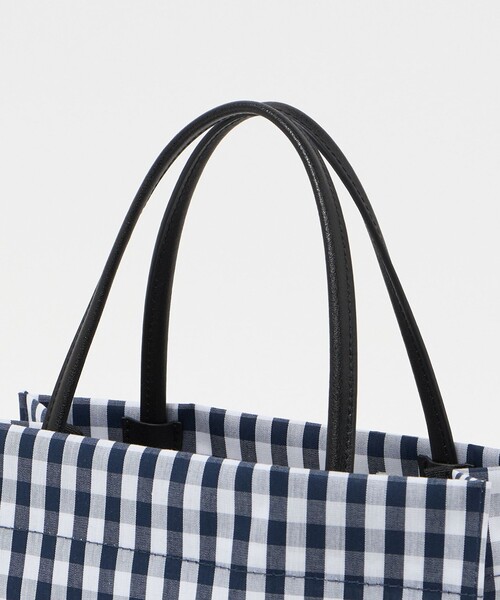 UNITED ARROWS（ユナイテッドアローズ）の「ギンガムチェック ロゴ トートバッグ S（トートバッグ・レディース・ネイビー/ライトグレー・FREE）」の6枚目の写真