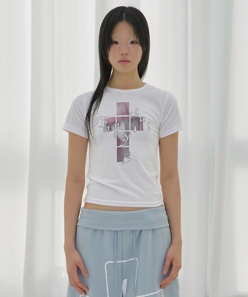 FANCY CLUB(ファンシークラブ)の「【FANCY CLUB】CROSS KIRA TEE / 【ファンシークラブ】クロスキラ半袖Tシャツ<着用動画あり>(Tシャツ/カットソー・レディース・ブラック/ホワイト/ピンク・ONE SIZE)」の7枚目の写真