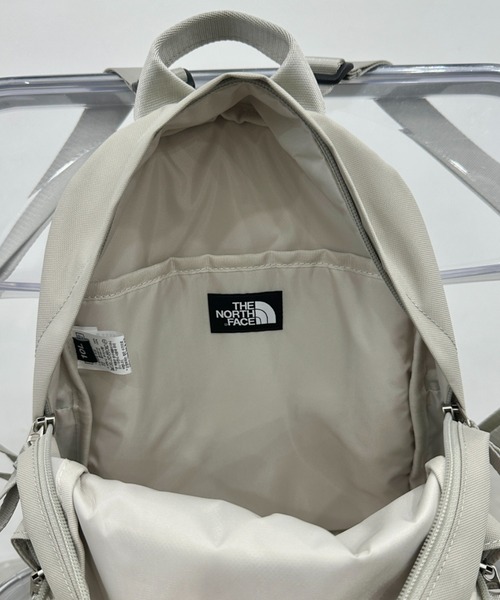 THE NORTH FACE(ザノースフェイス)の「THE NORTH FACE(ザ・ノースフェイス)/軽量 ミニリュック 10L /TNF DAY PACK MINI(バックパック/リュック・レディース・ブラック/ホワイト・FREE)」の5枚目の写真