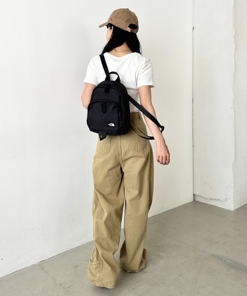 THE NORTH FACE(ザノースフェイス)の「THE NORTH FACE(ザ・ノースフェイス)/軽量 ミニリュック 10L /TNF DAY PACK MINI(バックパック/リュック・レディース・ブラック/ホワイト・FREE)」の17枚目の写真