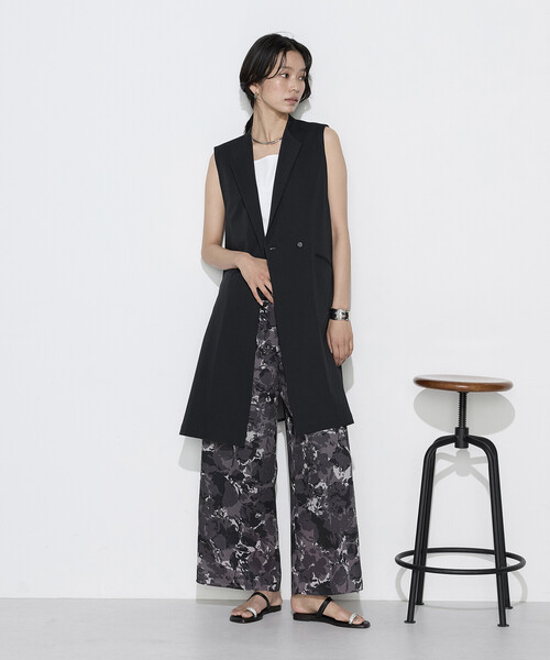 K.T KIYOKO TAKASE(キヨコタカセ)の「麻調ポリエステル ボタニカルプリントパンツ(その他パンツ・レディース・ネイビー/ブラウン系その他・9号)」の21枚目の写真