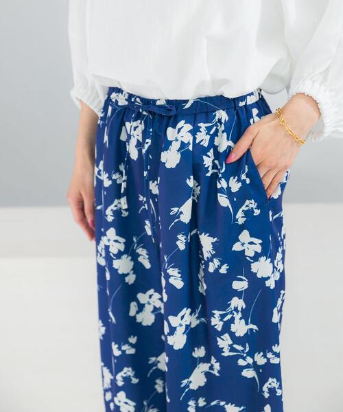 URBAN RESEARCH ROSSO WOMEN(アーバンリサーチ ロッソ)の「フラワーモチーフプリントパンツ(その他パンツ・レディース・グリーン/ブルー・36/38)」の5枚目の写真