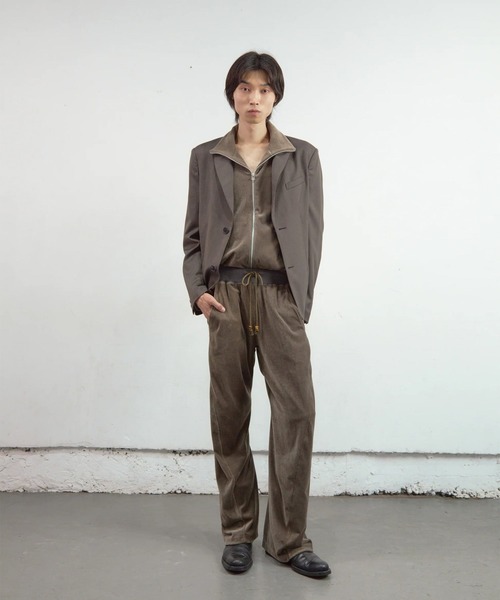 NVRFRGT(ネヴァーフォーゲット)の「VELOUR 3D TWISTED LOUNGE PANTS(スウェットパンツ・レディース・ブラウン/グレー・1)」の1枚目の写真