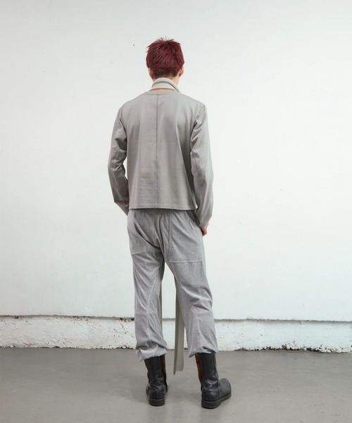 NVRFRGT(ネヴァーフォーゲット)の「VELOUR 3D TWISTED LOUNGE PANTS(スウェットパンツ・レディース・ブラウン/グレー・1)」の4枚目の写真