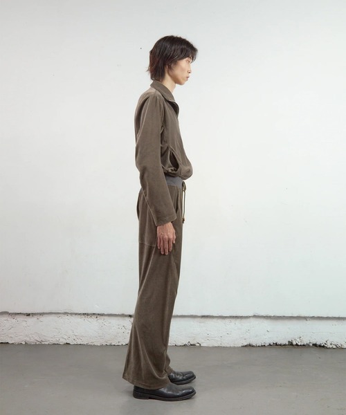 NVRFRGT(ネヴァーフォーゲット)の「VELOUR 3D TWISTED LOUNGE PANTS(スウェットパンツ・レディース・ブラウン/グレー・1)」の9枚目の写真