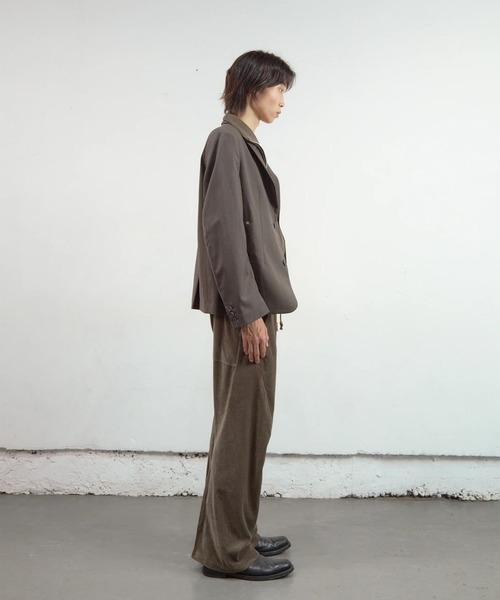 NVRFRGT(ネヴァーフォーゲット)の「VELOUR 3D TWISTED LOUNGE PANTS(スウェットパンツ・レディース・ブラウン/グレー・1)」の11枚目の写真