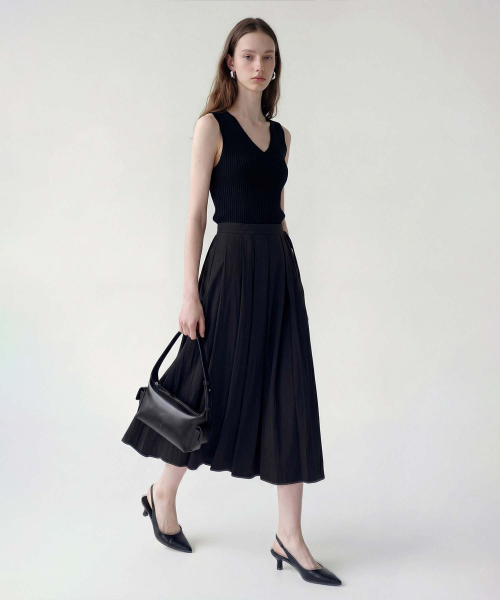LOOKAST(ルックキャスト)の「フローラフレアロングスカート / FLORA FLARE LONG SKIRT_2colors(スカート・レディース・ホワイト/ブラック・SMALL/MEDIUM)」の3枚目の写真