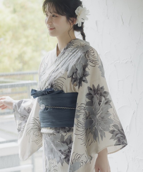 slattgir（スラットジール）の「高身長　花柄ゆかたセット（ゆかた＋へこ帯）（トールサイズ）（浴衣・レディース・ホワイト系・M～Ｌ）」の2枚目の写真