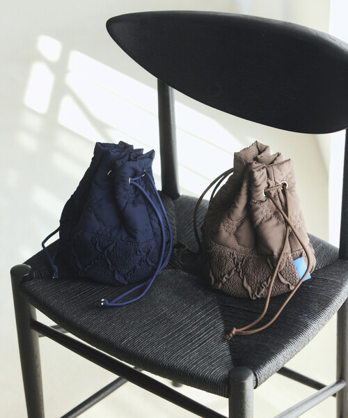 Firsthand(ファーストハンド)の「Firsthand/ファーストハンド フラワーキルト パッチワーク 巾着バッグ(ハンドバッグ・レディース・ホワイト/ブラック/ネイビー/ブラウン・ONE SIZE)」の22枚目の写真