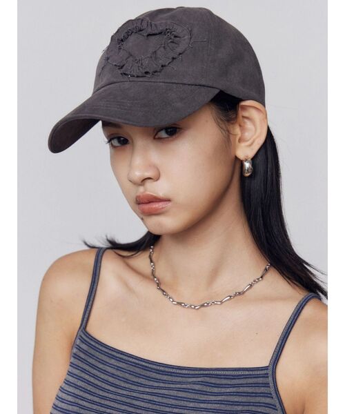 EMODA（エモダ）の「フリルパッチキャップ（キャップ・レディース・ブラック/レッド・FREE）」の3枚目の写真
