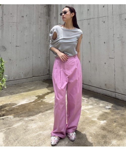 LE CIEL BLEU(ルシェルブルー)の「グロスフィニッシュチノパンツ / Gloss-Finish Chino Pants(その他パンツ・レディース・ピンク/グレー・38/34/36)」の2枚目の写真