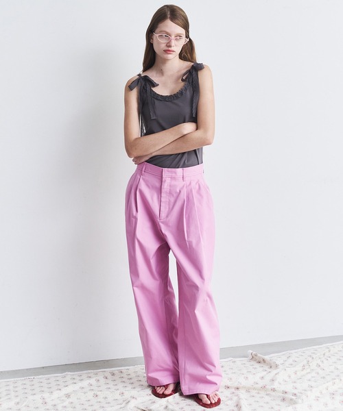 LE CIEL BLEU(ルシェルブルー)の「グロスフィニッシュチノパンツ / Gloss-Finish Chino Pants(その他パンツ・レディース・ピンク/グレー・38/34/36)」の16枚目の写真