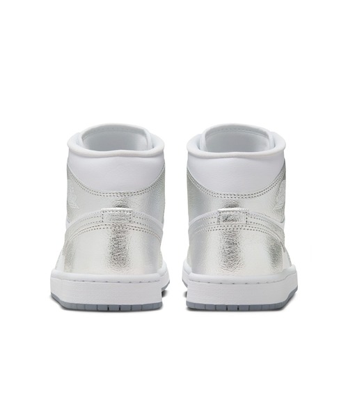 JORDAN BRAND(ジョーダンブランド)の「JORDAN BRAND W AIR JORDAN 1 MID SE FN5031-100(スニーカー・メンズ・シルバー・24cm/24.5cm/23.5cm)」の5枚目の写真