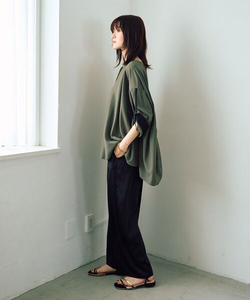 Editt by YECCA VECCA(エディットバイイェッカヴェッカ)の「2wayドロストスリーブバンドカラーシャツ(シャツ/ブラウス・レディース・ホワイト/サックスブルー/カーキ・FREE)」の8枚目の写真