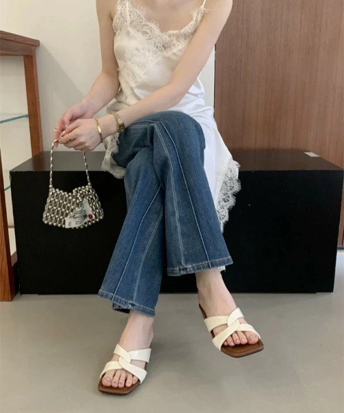 AMELY（エミリー）の「クロスツイストデザインサンダル（サンダル・レディース・ゴールド/アイボリー/ブラック/ブラウン・38/37/36/35/40/39）」の6枚目の写真