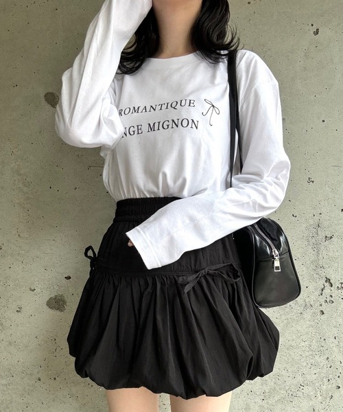 tunee(チュニー)の「フレンチシックなロゴロンT/長袖Tシャツ(hsyd)(Tシャツ/カットソー・レディース・ホワイト・MEDIUM)」の1枚目の写真