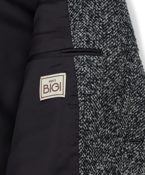 MEN'S BIGI(メンズビギ)の「【BASED ON MEN'S BIGI HERITAGE】ヘリンボーン シングルチェスターコート(チェスターコート・メンズ・ブラック系その他・02/03)」の18枚目の写真