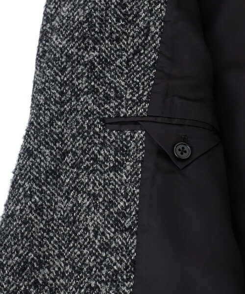 MEN'S BIGI(メンズビギ)の「【BASED ON MEN'S BIGI HERITAGE】ヘリンボーン シングルチェスターコート(チェスターコート・メンズ・ブラック系その他・02/03)」の19枚目の写真