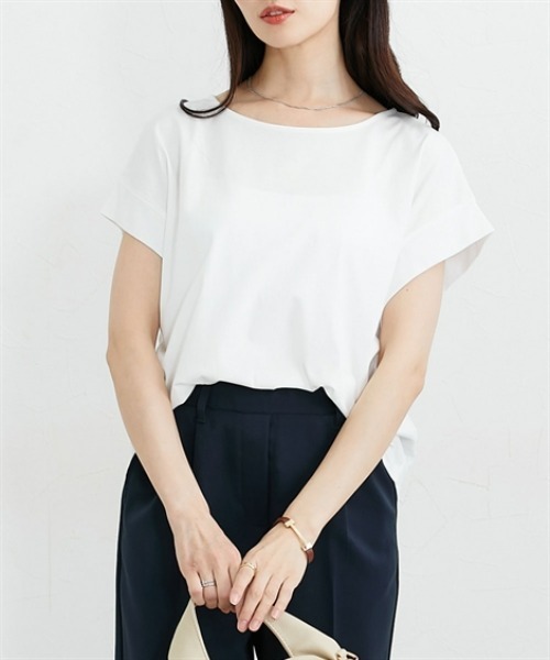 nissen(ニッセン)の「【接触冷感・吸汗速乾】快適素材フレンチスリーブトップス(Tシャツ/カットソー・レディース・オフホワイト/チャコール・L/M/LL)」の1枚目の写真