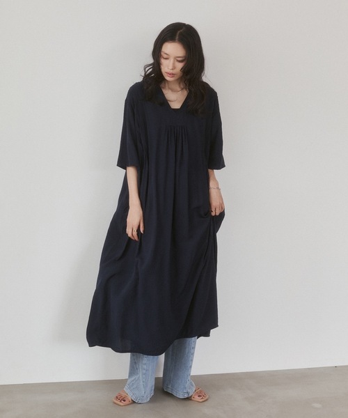 hunch(ハンチ)の「7分袖 ピンタックカフタン風ワンピース(ワンピース・レディース・ネイビー/グレイッシュベージュ/ボルドー・FREE)」の12枚目の写真