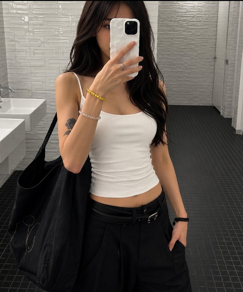 HALEY PESCA(ヘーリーペスカ)の「HALEY PESCA/ニュアンスカラー スリムフィットキャミソール(キャミソール・レディース・ピンク/グレー/イエロー/パープル/ライトブルー/ブラック/ホワイト/レッド/ライトグリーン・FREE)」の2枚目の写真