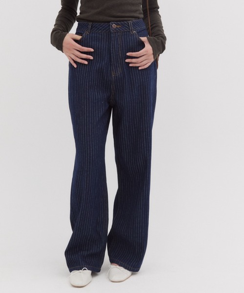 FUULLY STUDIO(フーリィーステューディオ)の「ストライプデニムパンツ(デニムパンツ・レディース・ネイビー・SMALL/MEDIUM)」の2枚目の写真