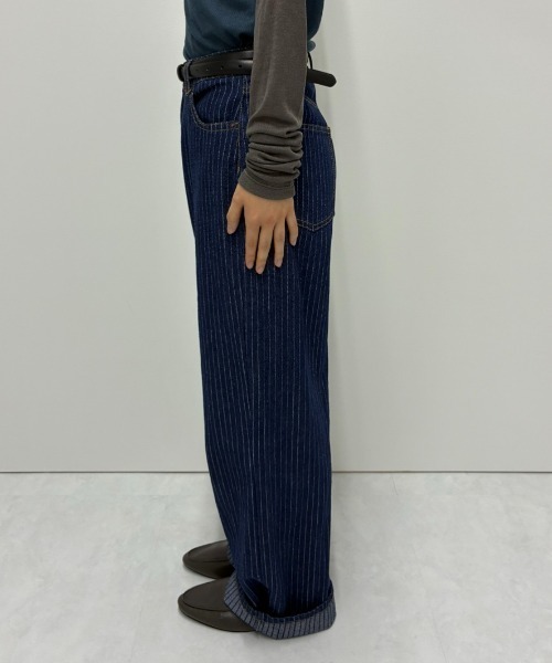 FUULLY STUDIO(フーリィーステューディオ)の「ストライプデニムパンツ(デニムパンツ・レディース・ネイビー・SMALL/MEDIUM)」の12枚目の写真