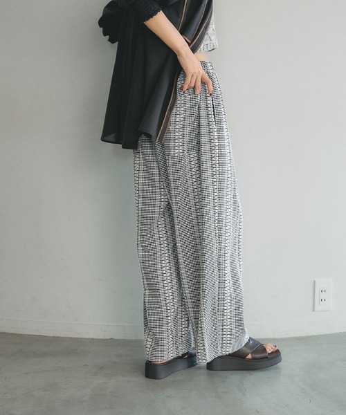 niko and...（ニコアンド）の「[MODE NORM CORE] ギンガムストライプパンツ（その他パンツ・レディース・ネイビー/ブラック/ブラウン・LARGE/MEDIUM）」の2枚目の写真
