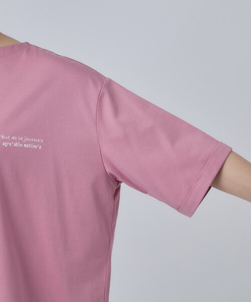 SHOO・LA・RUE(シューラルー)の「【ひんやり/体型カバー】首元すっきり ゆるバックギャザーTシャツ(Tシャツ/カットソー・レディース・チャコールグレー/ライトベージュ/ピンク系・00)」の10枚目の写真