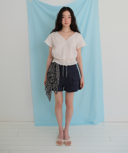 MOUI(モウイ)の「Cargo pocket shorts (NAVY)(その他パンツ・レディース・その他・MEDIUM)」の2枚目の写真