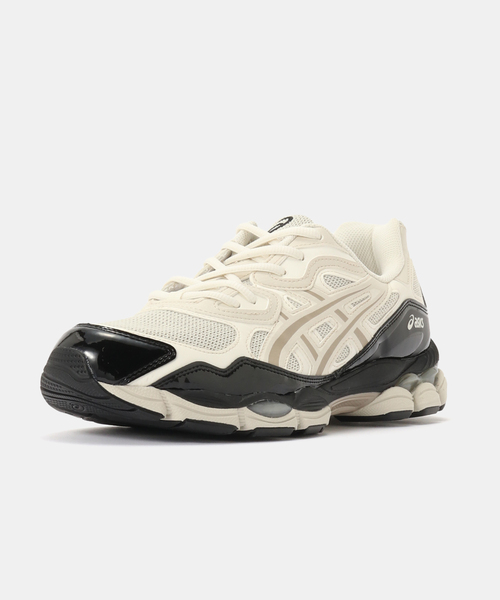 ASICS（アシックス）の「ASICS GEL-NYC 1203B081.020（スニーカー・メンズ・ホワイト・26cm/27.5cm/27cm/26.5cm/24.5cm/24cm/23.5cm/23cm/28.5cm/25.5cm/25cm）」の2枚目の写真